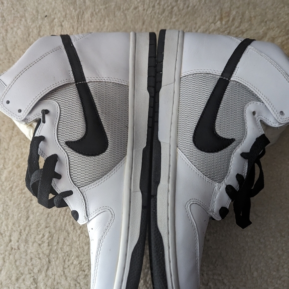 Nike Dunks - Picture 2 of 4